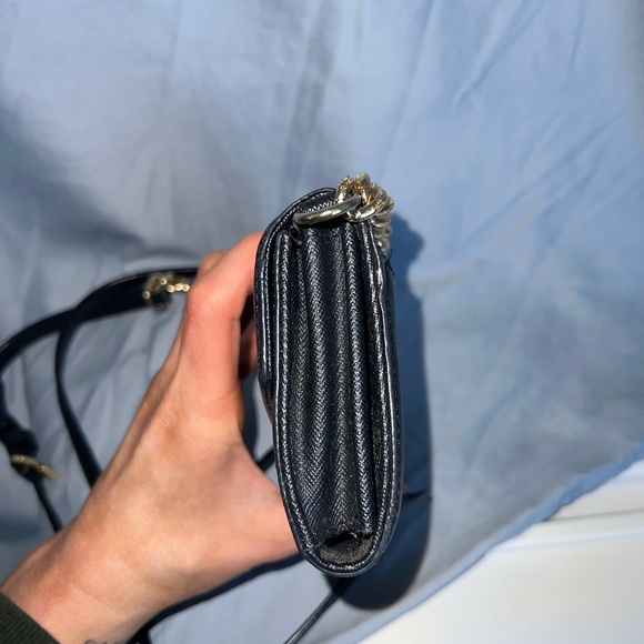 MICHAEL KORS: Black Crossbody with Gold Chain. BLACK LEATHER. - Picture 3 of 5